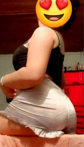 Dayana linda potona con besos