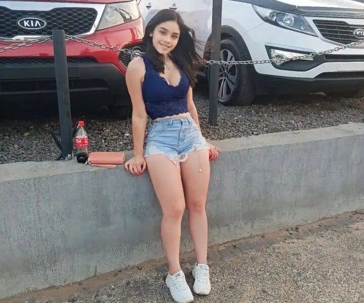 Soy rosio una rica chibolita desnuda hot