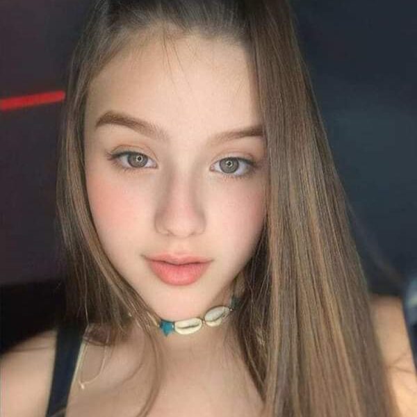 Nenita hot blanquita ojitos verdes