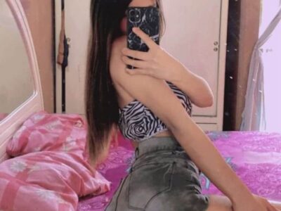 Risueña charapita calientita y juguetona