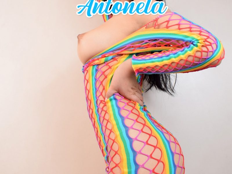 SENSUAL NENA DEBUTANTE